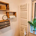 A - Parken, Stilvoll, Modern & Cozy Im Zentrum Von