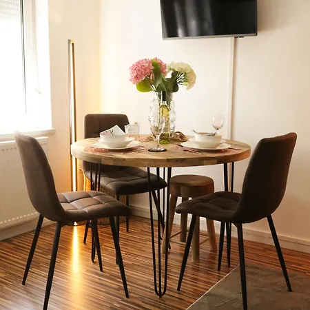 A - Parken, Stilvoll, Modern & Cozy Im Zentrum Von