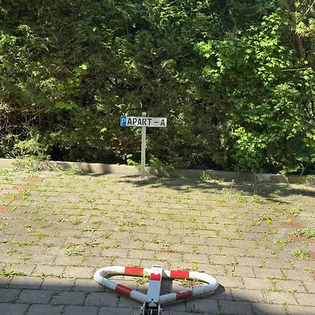 A - Parken, Stilvoll, Modern & Cozy Im Zentrum Von דירה *