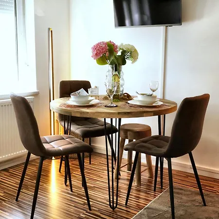 Apartment A - Parken, Stilvoll, Modern & Cozy Im Zentrum Von *