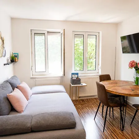 A - Parken, Stilvoll, Modern & Cozy Im Zentrum Von *