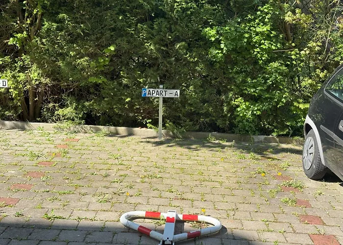 A - Parken, Stilvoll, Modern & Cozy Im Zentrum Von דירה *